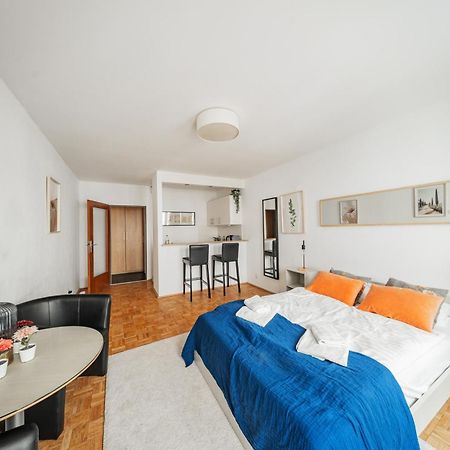 Studio Next To Karlskirche #17 Appartement Wenen Buitenkant foto