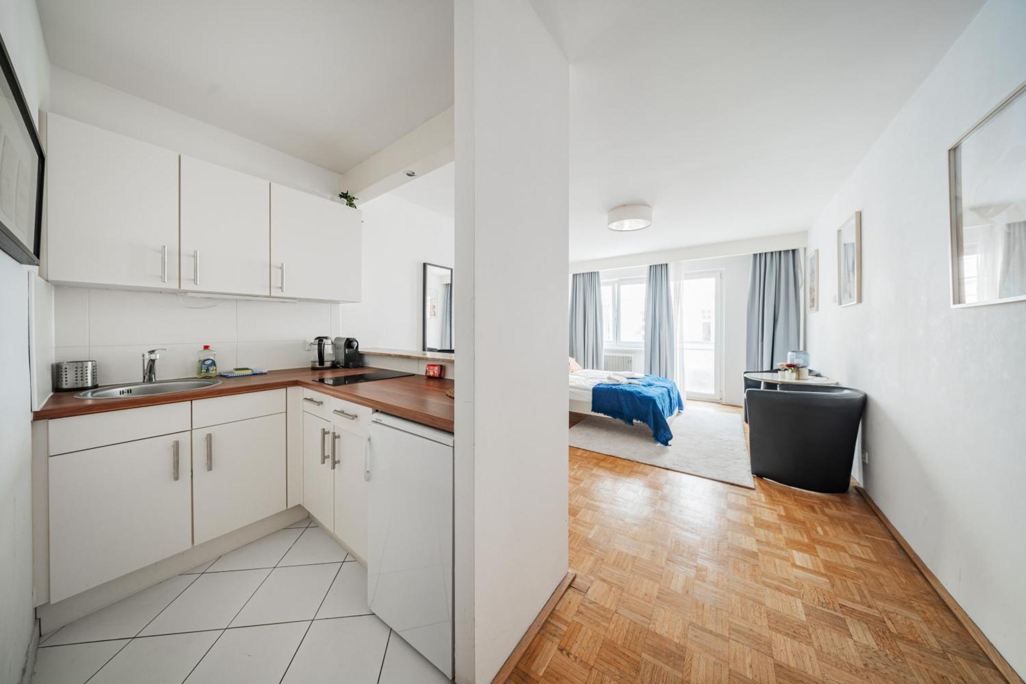 Studio Next To Karlskirche #17 Appartement Wenen Buitenkant foto