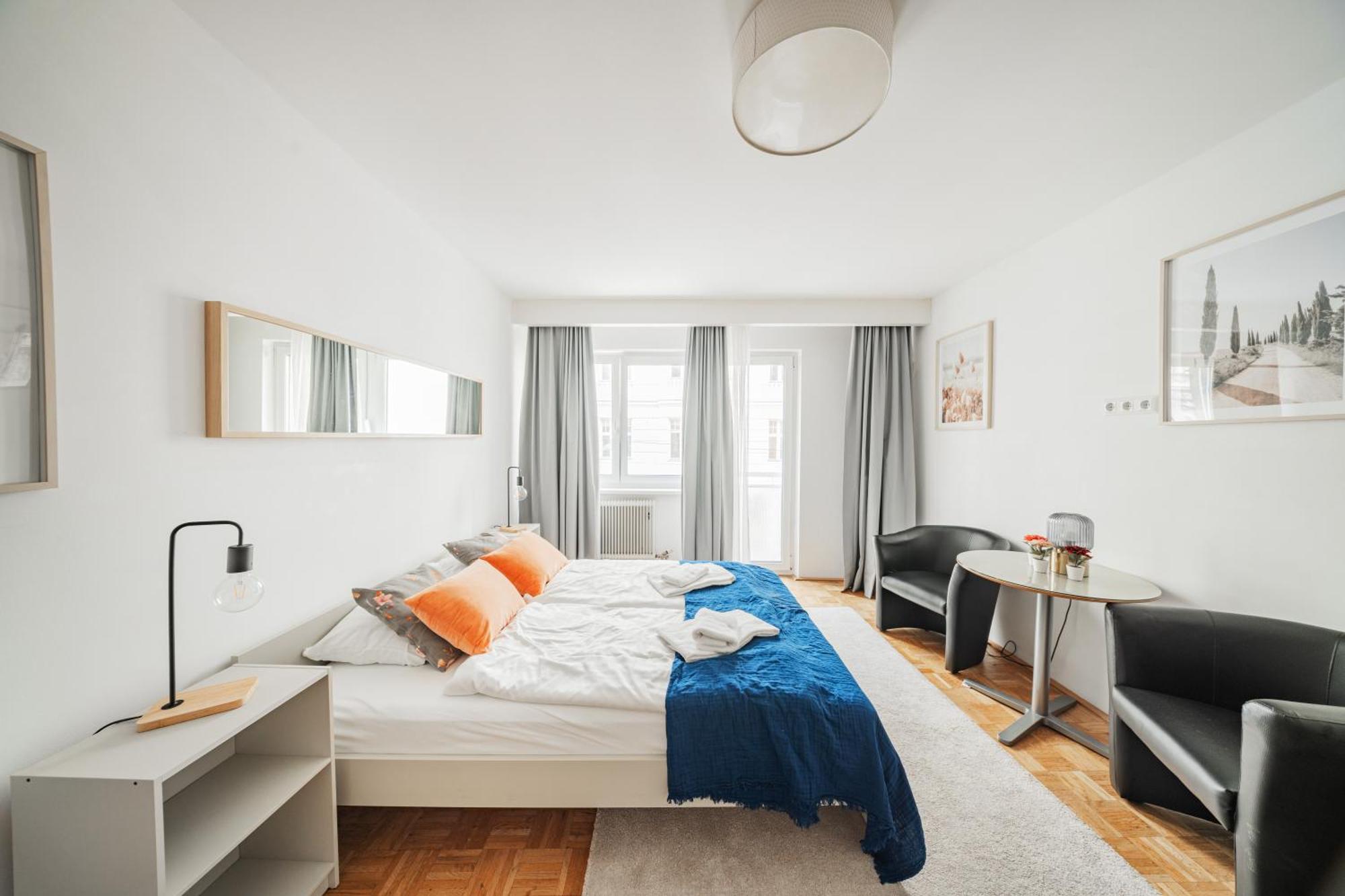 Studio Next To Karlskirche #17 Appartement Wenen Buitenkant foto