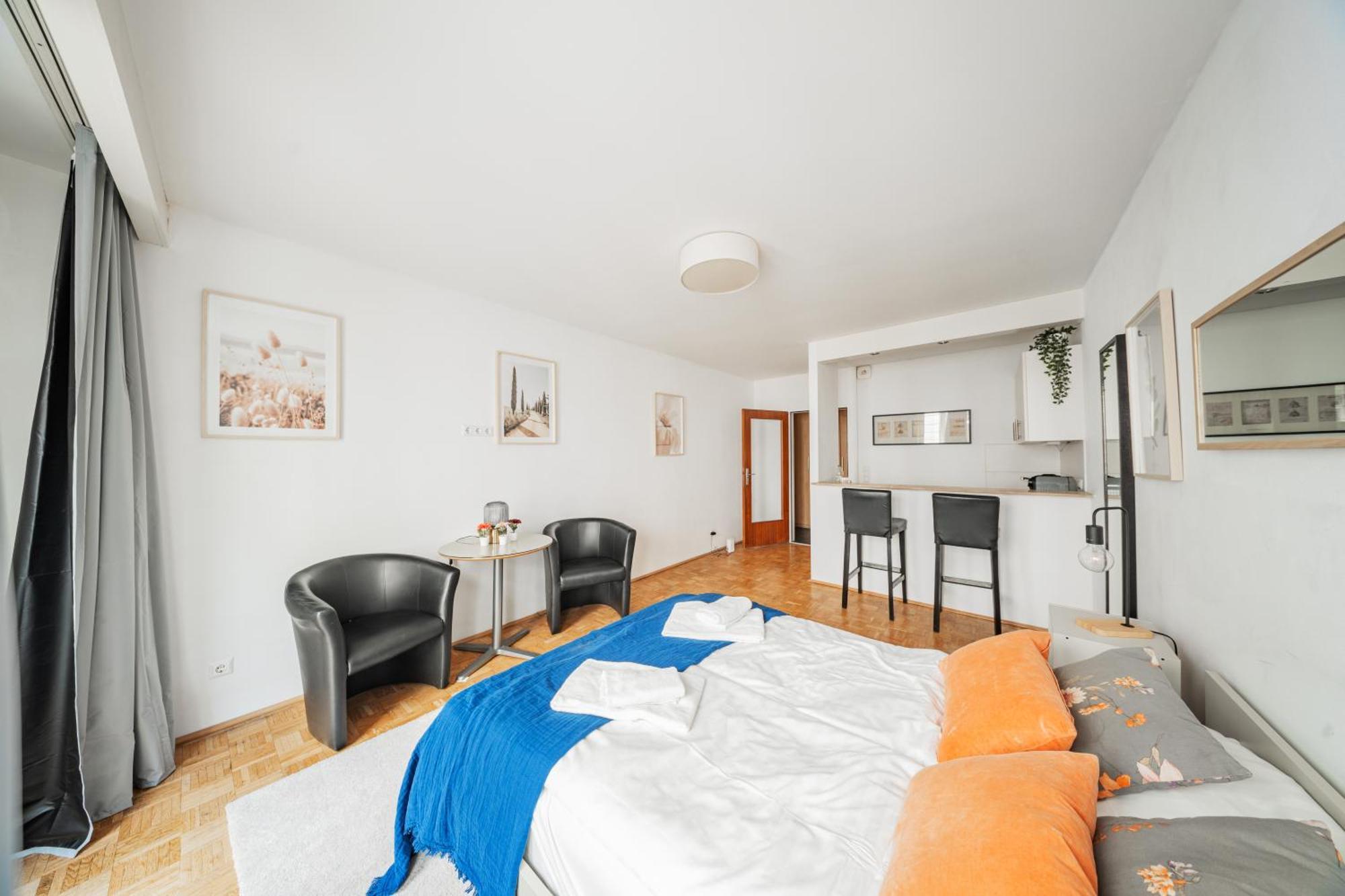 Studio Next To Karlskirche #17 Appartement Wenen Buitenkant foto